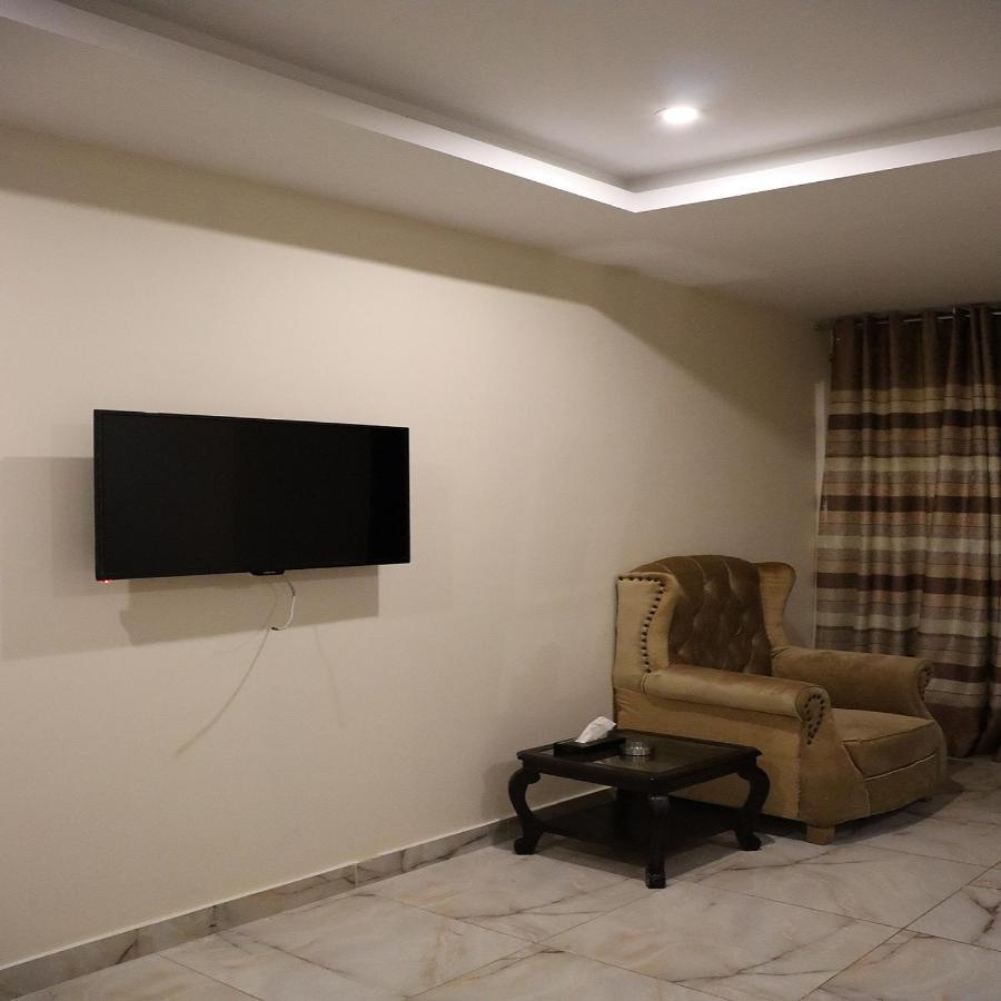 Manila Heights Hotel Naran Extérieur photo