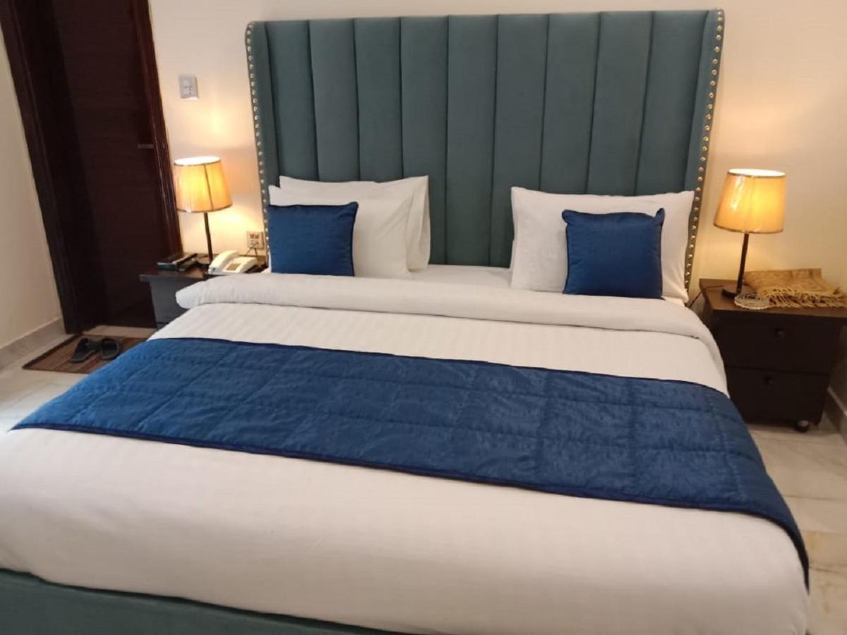 Manila Heights Hotel Naran Extérieur photo