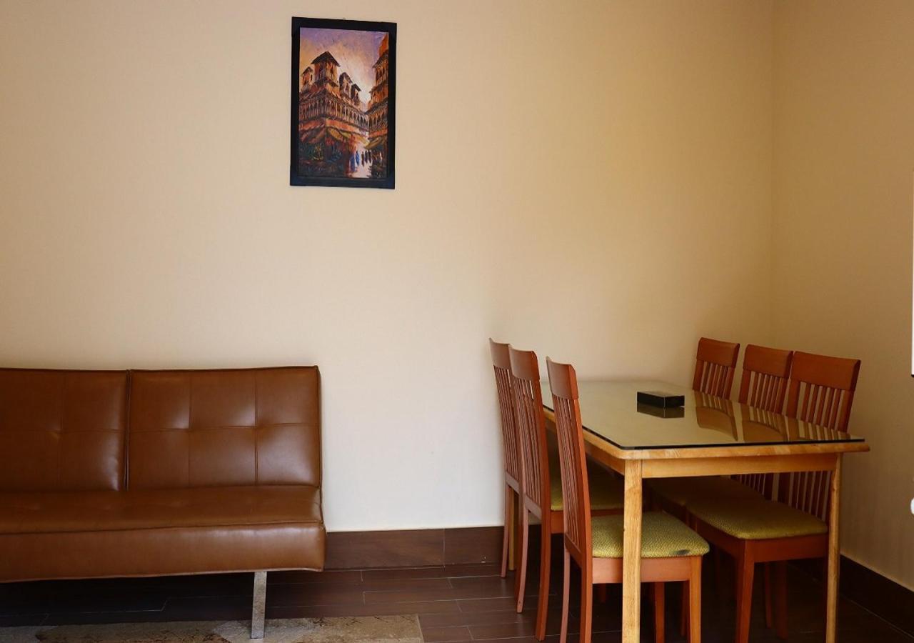 Manila Heights Hotel Naran Extérieur photo